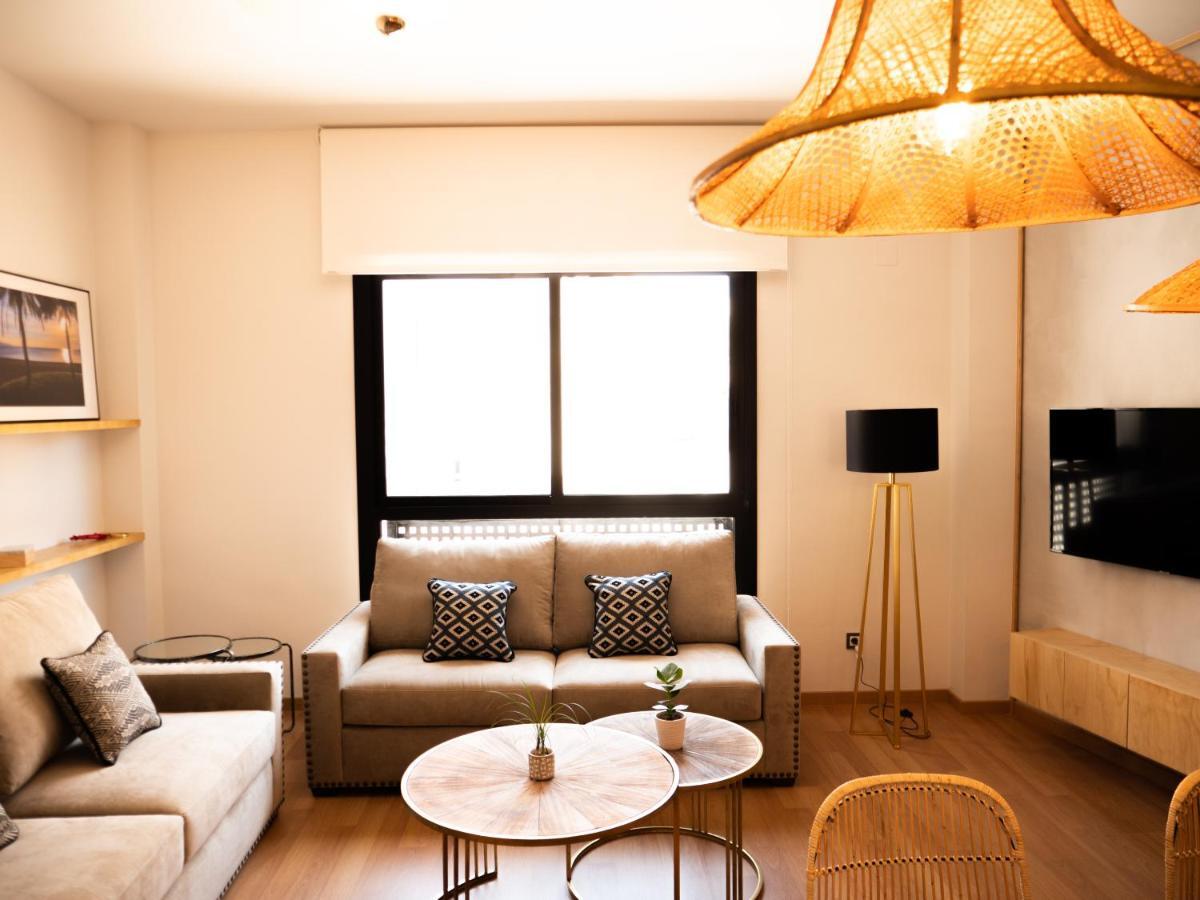 Stylish Apartment In The Heart Of Malaga With Pool Luaran gambar
