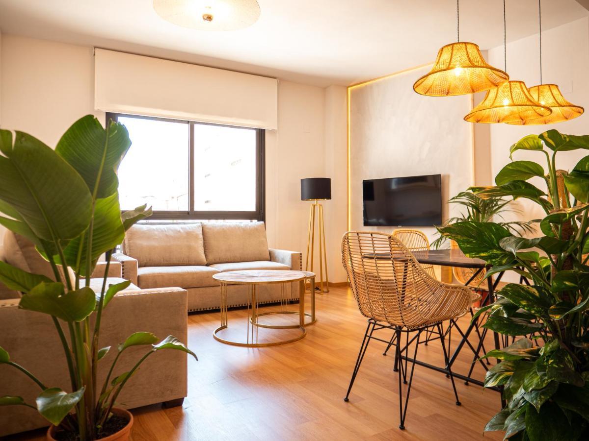 Stylish Apartment In The Heart Of Malaga With Pool Luaran gambar